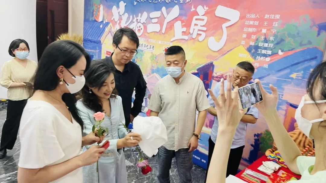 《花猫三丫上房了》,凑凑童年的热闹去!-见素见喜