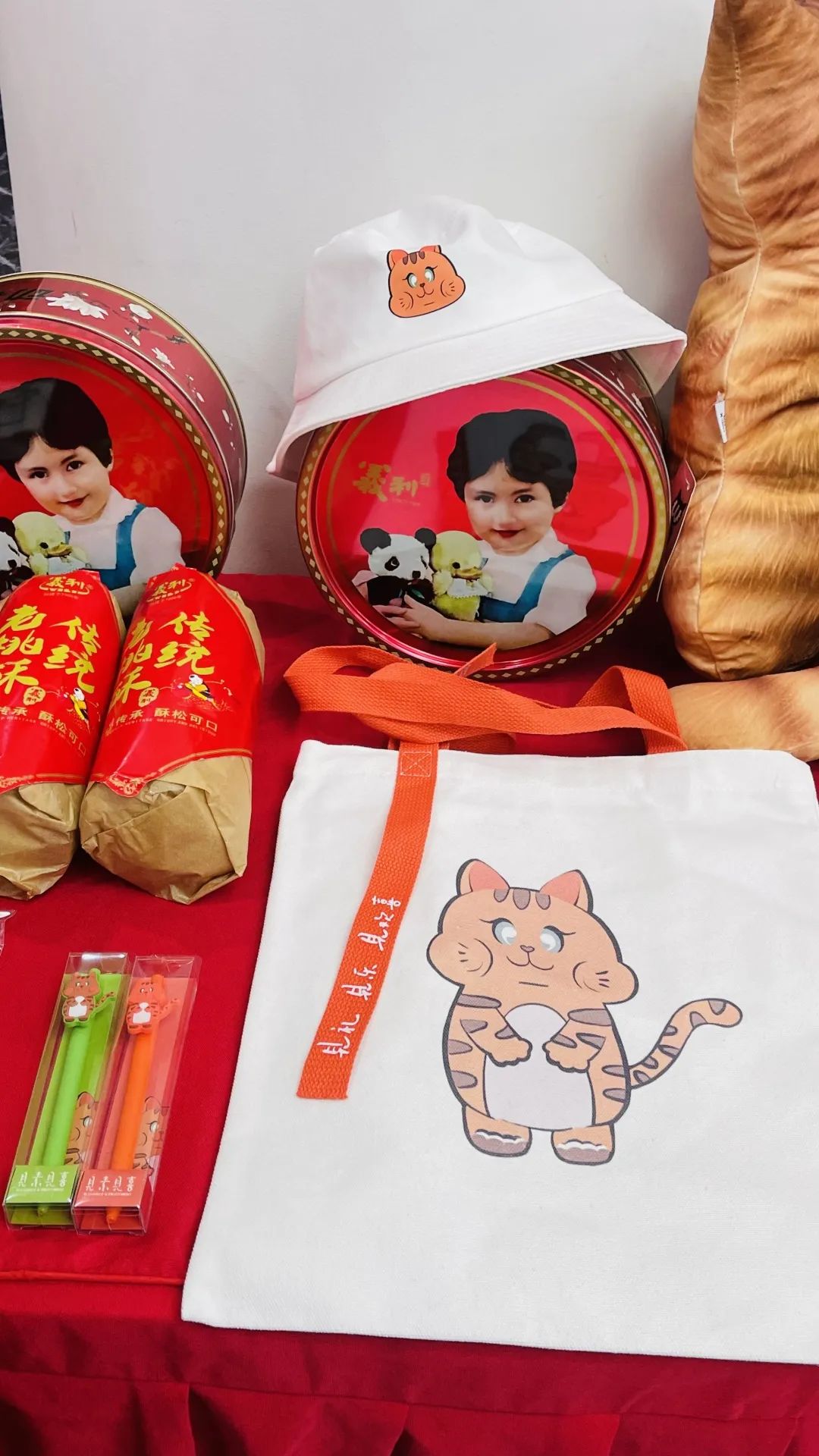 《花猫三丫上房了》,凑凑童年的热闹去!-见素见喜