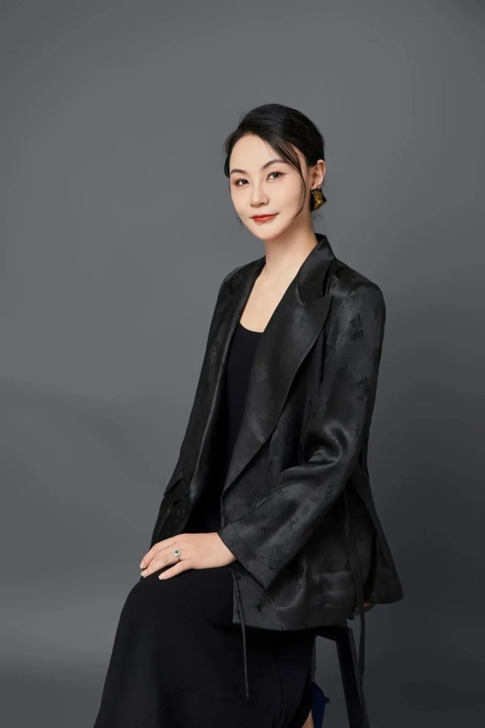 对话赵晶晶:创意制胜,绘就新中式美学商业之路-见素见喜
